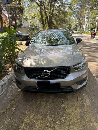 VOLVO XC40 1.5 T5 RECHARGE R-DESIGN GEARTRONIC
